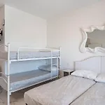 Apartment Planet 203 *