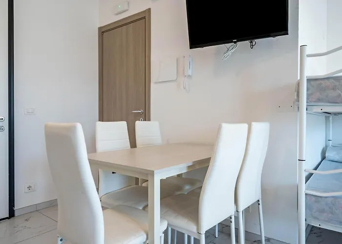 Planet 203 Apartment *